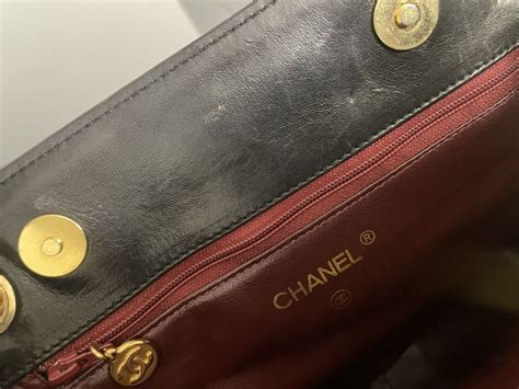 chanel tasche leder seide 1980|Chanel TascheLeder, um 1980, Chanel Frankreich, B. 22 cm .